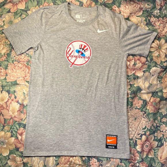 RARE YANKEES NIKE T SHIRT - Picture 1 of 5